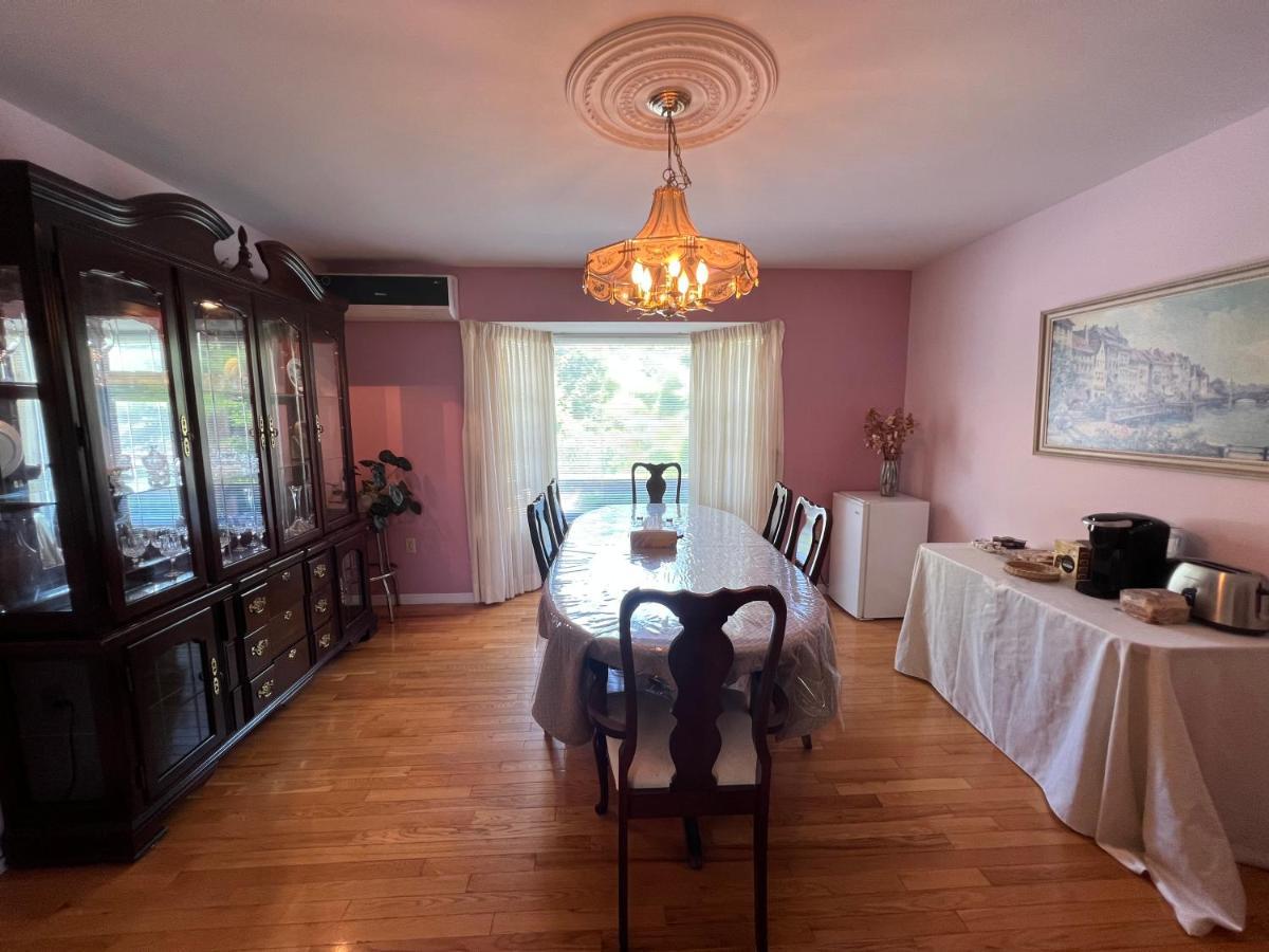 Lee'S Ocean Peek B & B Stratford Exteriör bild