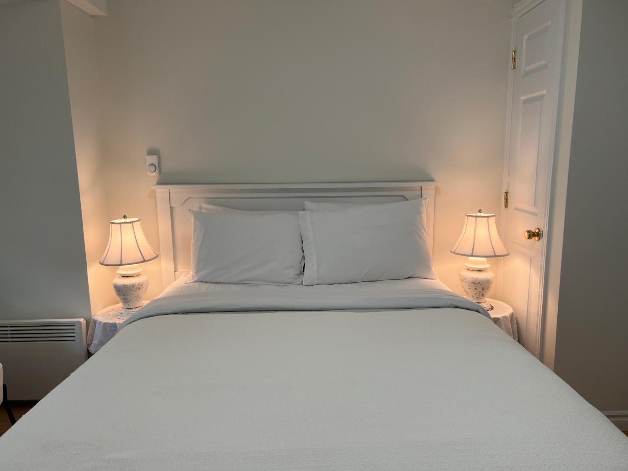 Lee'S Ocean Peek B & B Stratford Exteriör bild
