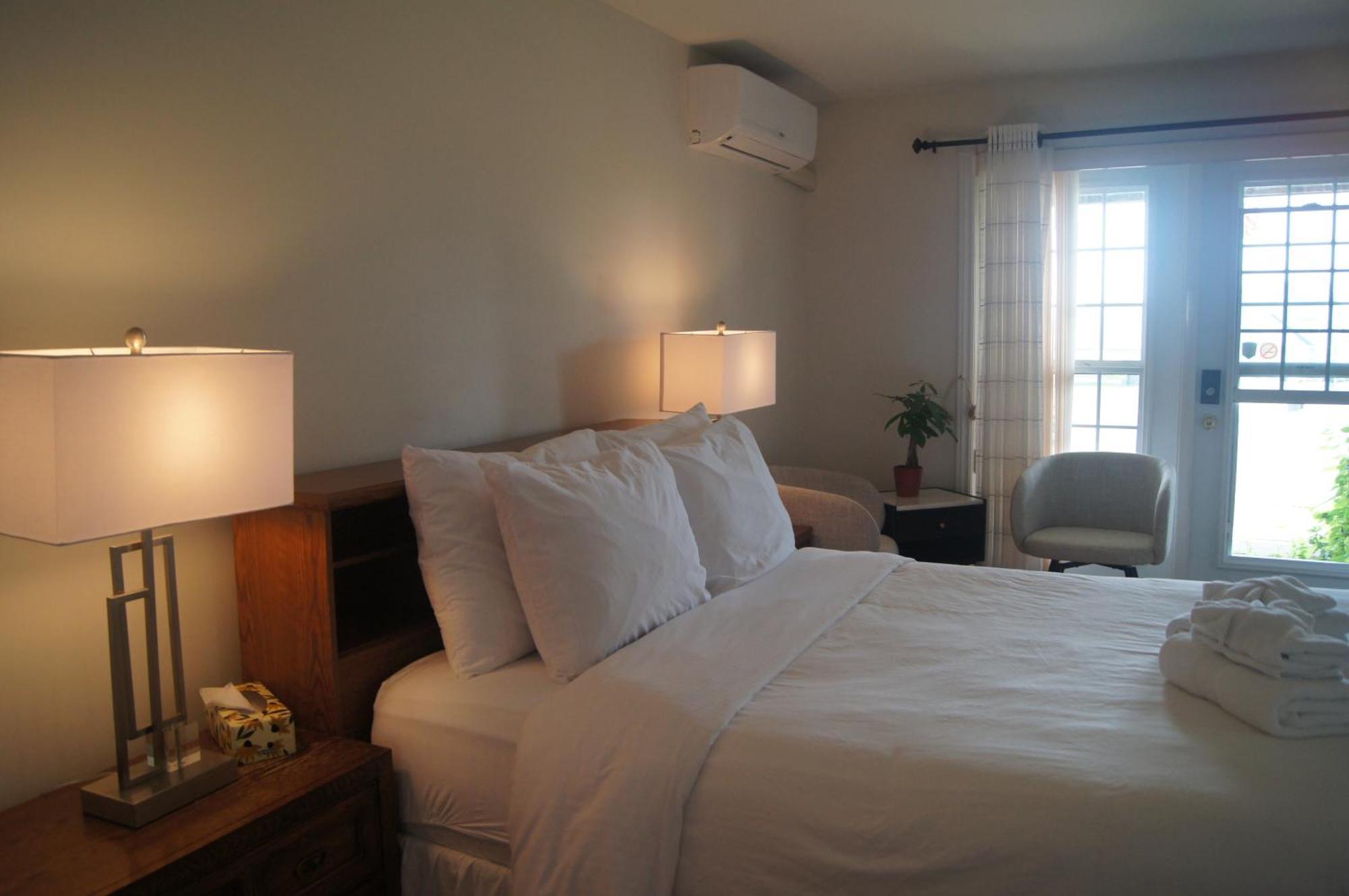 Lee'S Ocean Peek B & B Stratford Exteriör bild